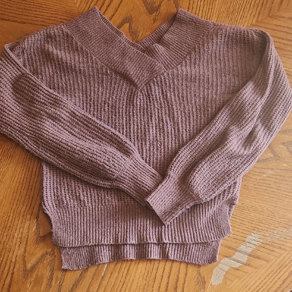 Pink Rose Purple V-Neck Sweater with Ribbed Texture